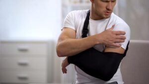 Examples of Common Shoulder Injuries From a Car Accident